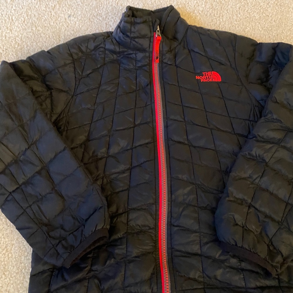 🌸The North Face thermoball Kids Jacket🌸